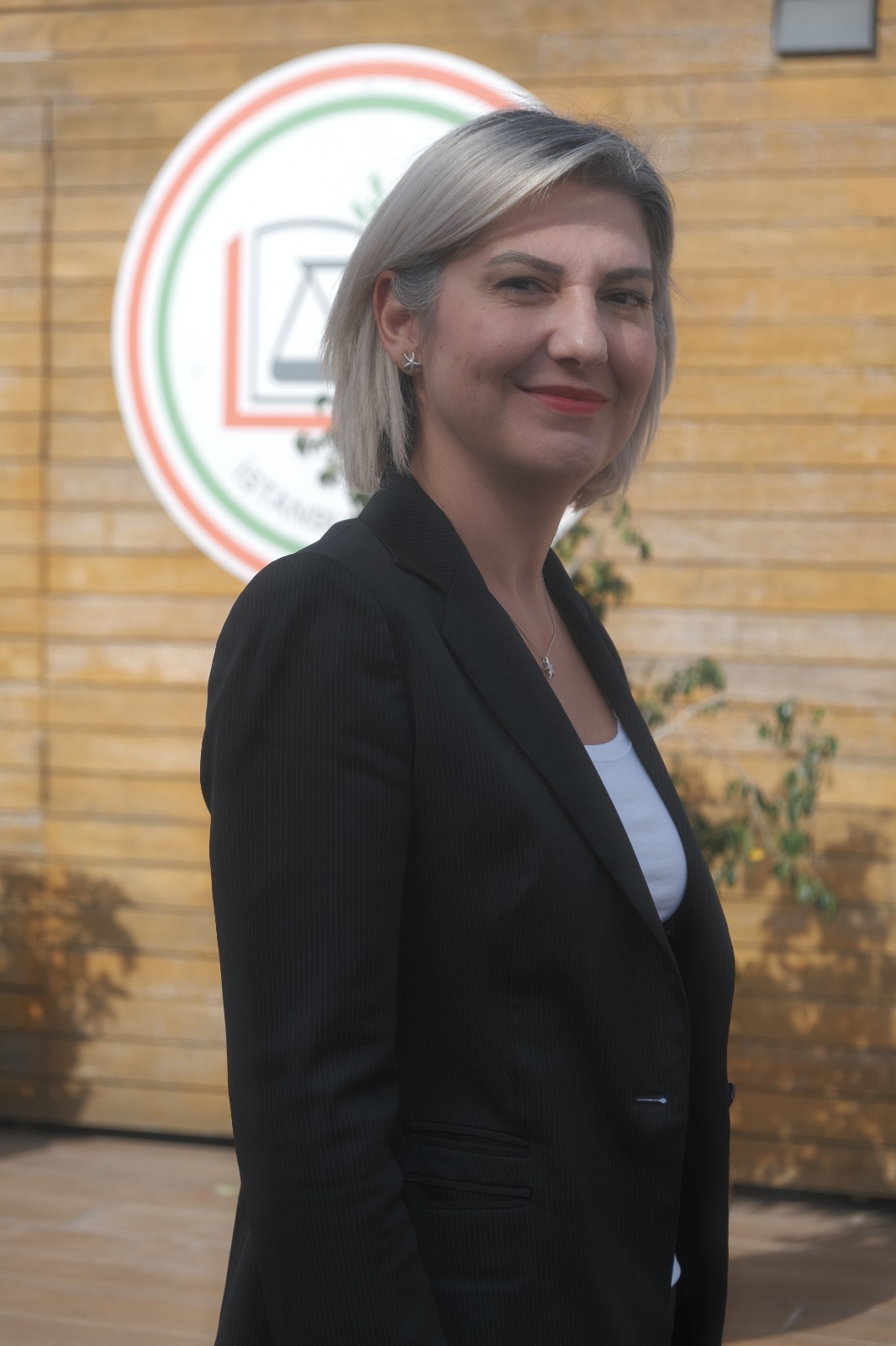 Av. Arb. Yeşinil Yeşilyurt